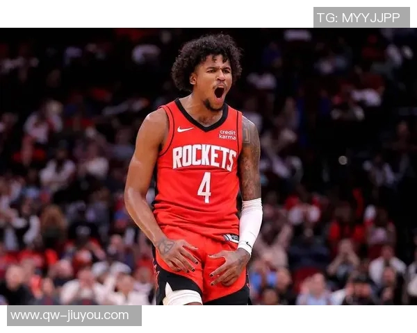 小卡复出状态良好半场8投4中贡献12分2篮板1助攻